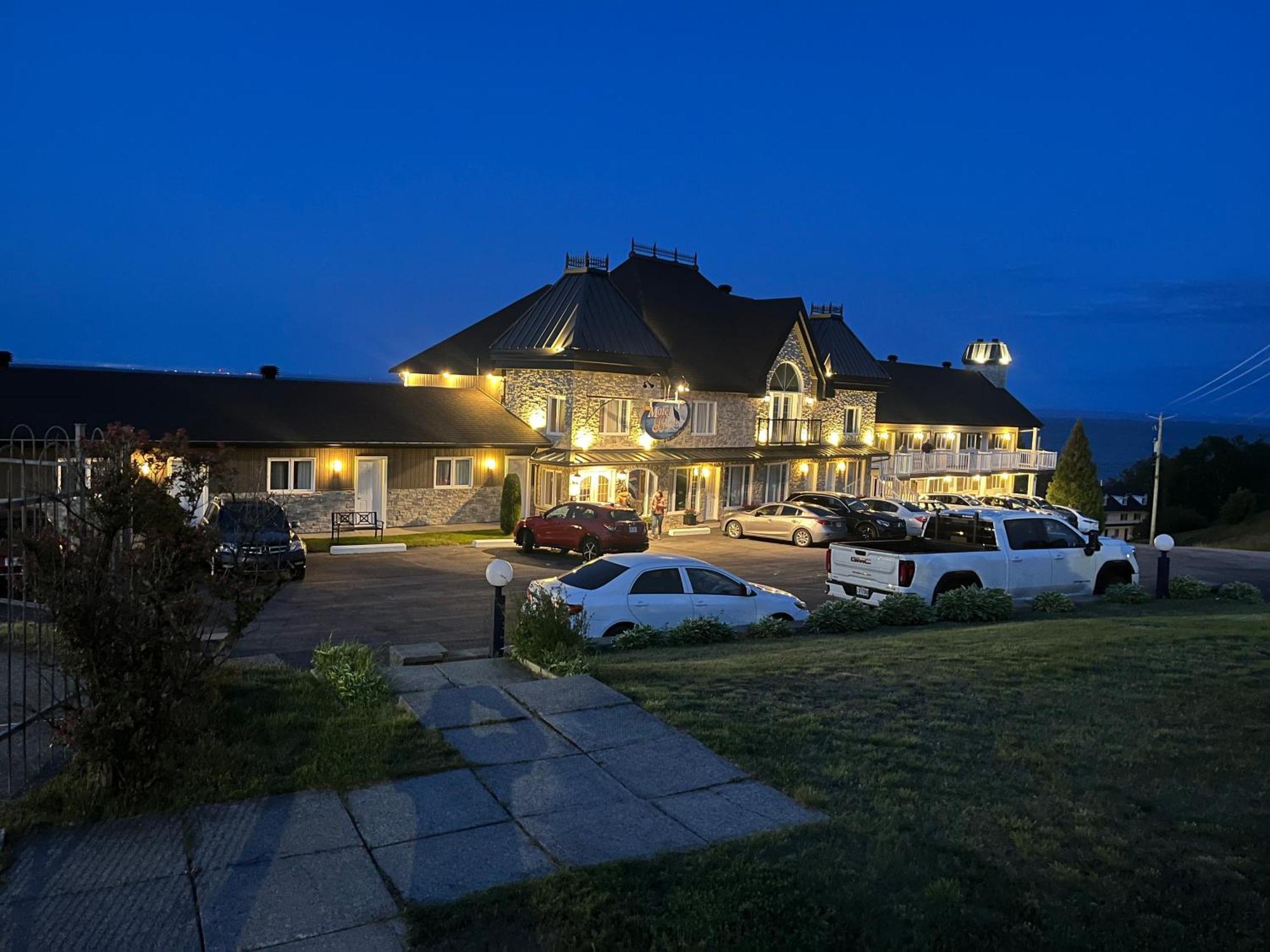 Motel Vue Belvedere Saint-Siméon Eksteriør bilde
