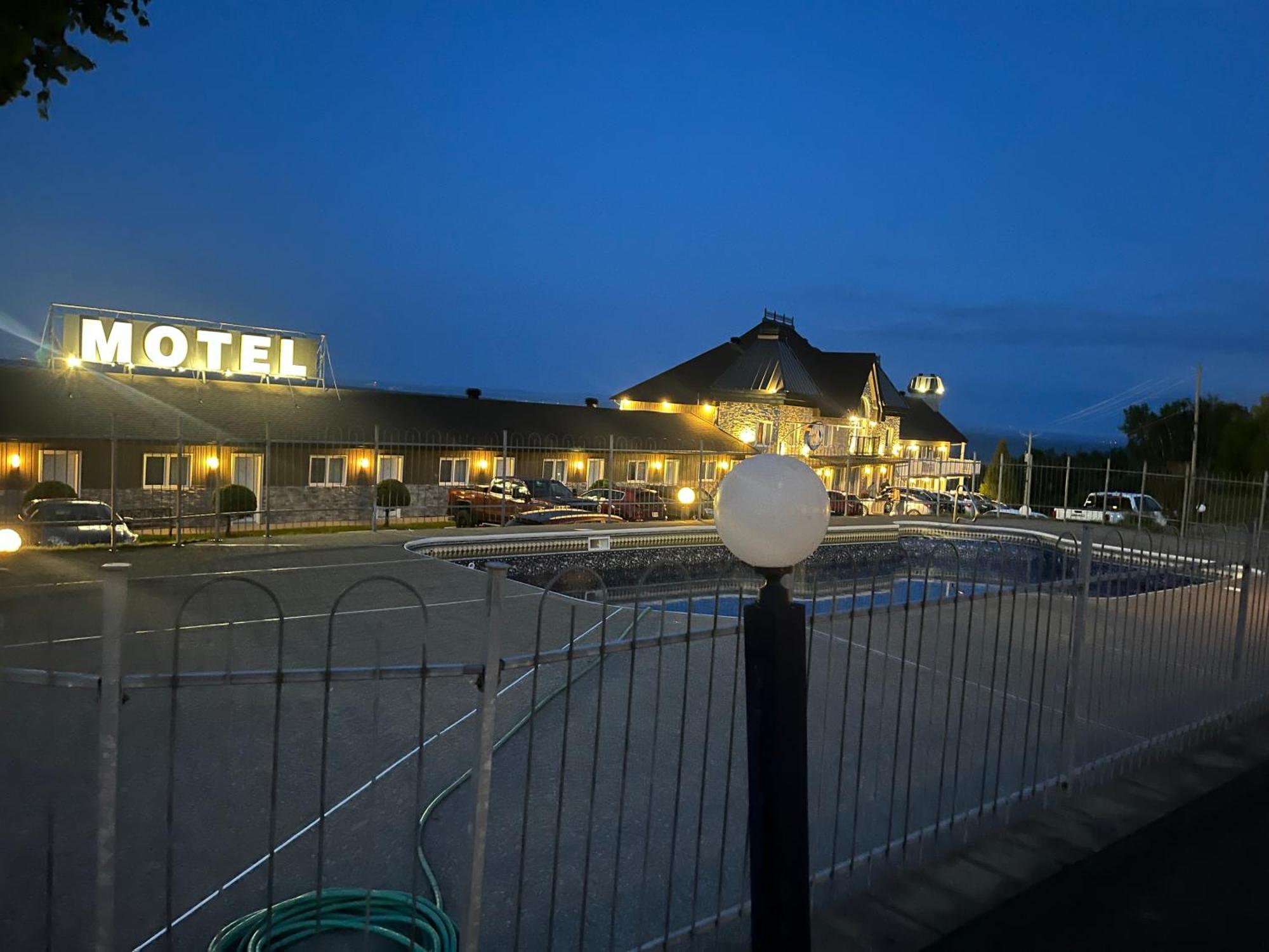Motel Vue Belvedere Saint-Siméon Eksteriør bilde